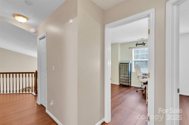 11219 Kempsford Drive, Charlotte, NC 28262