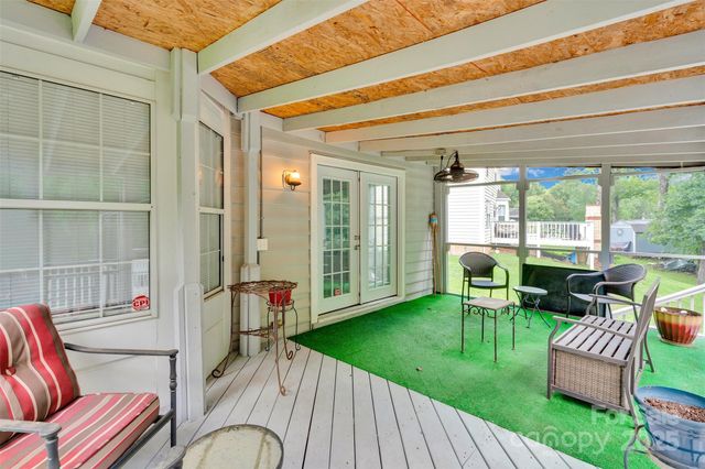 11219 Kempsford Drive, Charlotte, NC 28262