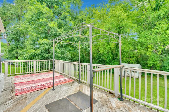 11219 Kempsford Drive, Charlotte, NC 28262
