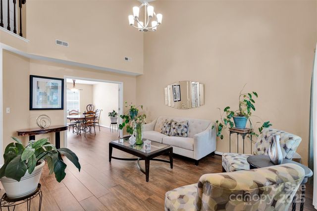 11219 Kempsford Drive, Charlotte, NC 28262
