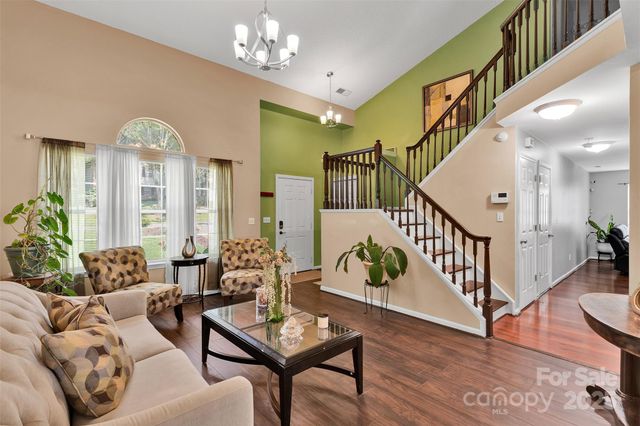 11219 Kempsford Drive, Charlotte, NC 28262