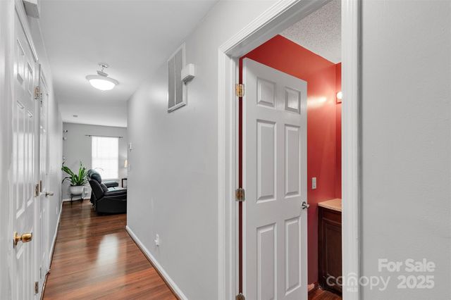 11219 Kempsford Drive, Charlotte, NC 28262