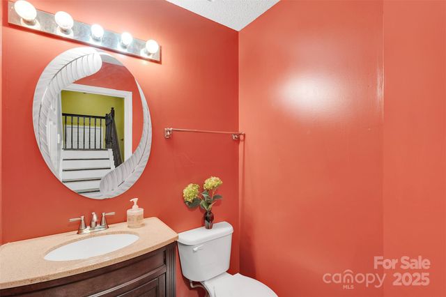 11219 Kempsford Drive, Charlotte, NC 28262