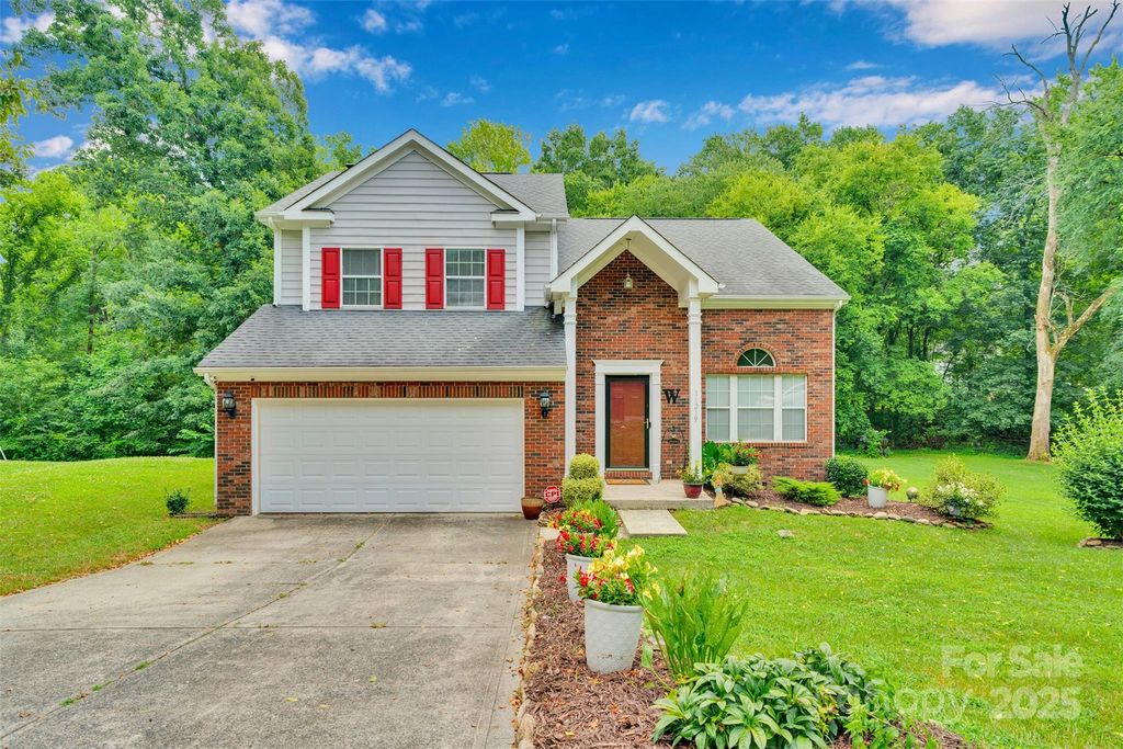 11219 Kempsford Drive, Charlotte, NC 28262
