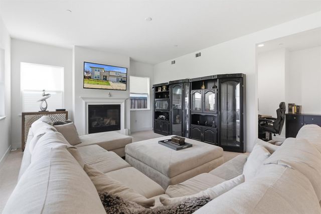 3233 Kipling Dr, Lathrop, CA 95330