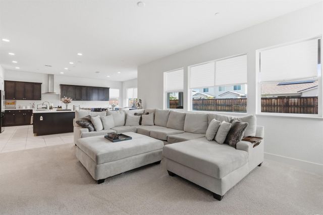 3233 Kipling Dr, Lathrop, CA 95330