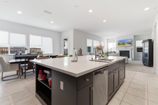 3233 Kipling Dr, Lathrop, CA 95330