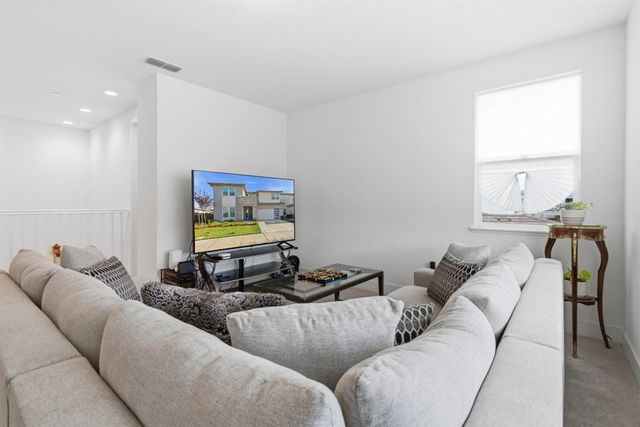 3233 Kipling Dr, Lathrop, CA 95330