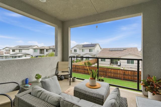 3233 Kipling Dr, Lathrop, CA 95330