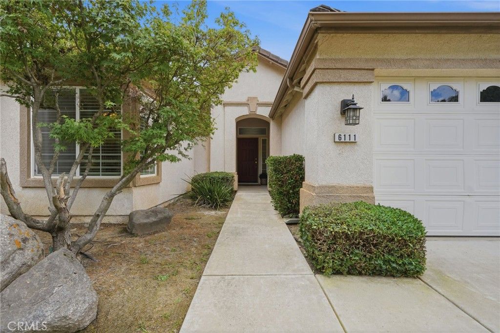 Image 12 of property listing at 6111 W Pryor Avenue, Visalia, CA 93277
