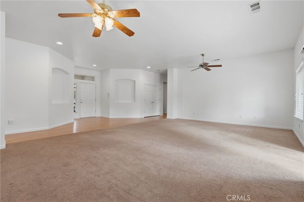 Image 17 of property listing at 6111 W Pryor Avenue, Visalia, CA 93277
