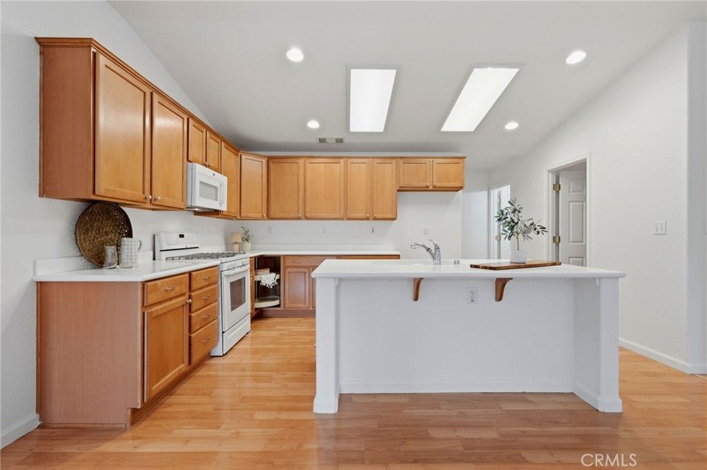 Image 21 of property listing at 6111 W Pryor Avenue, Visalia, CA 93277