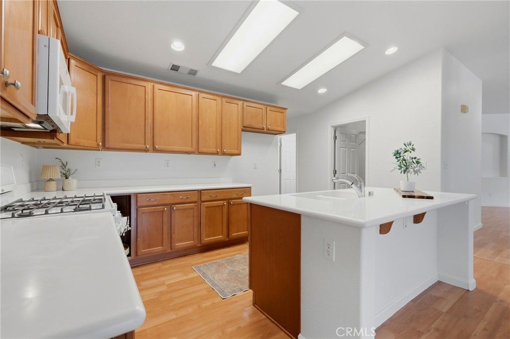 Image 22 of property listing at 6111 W Pryor Avenue, Visalia, CA 93277
