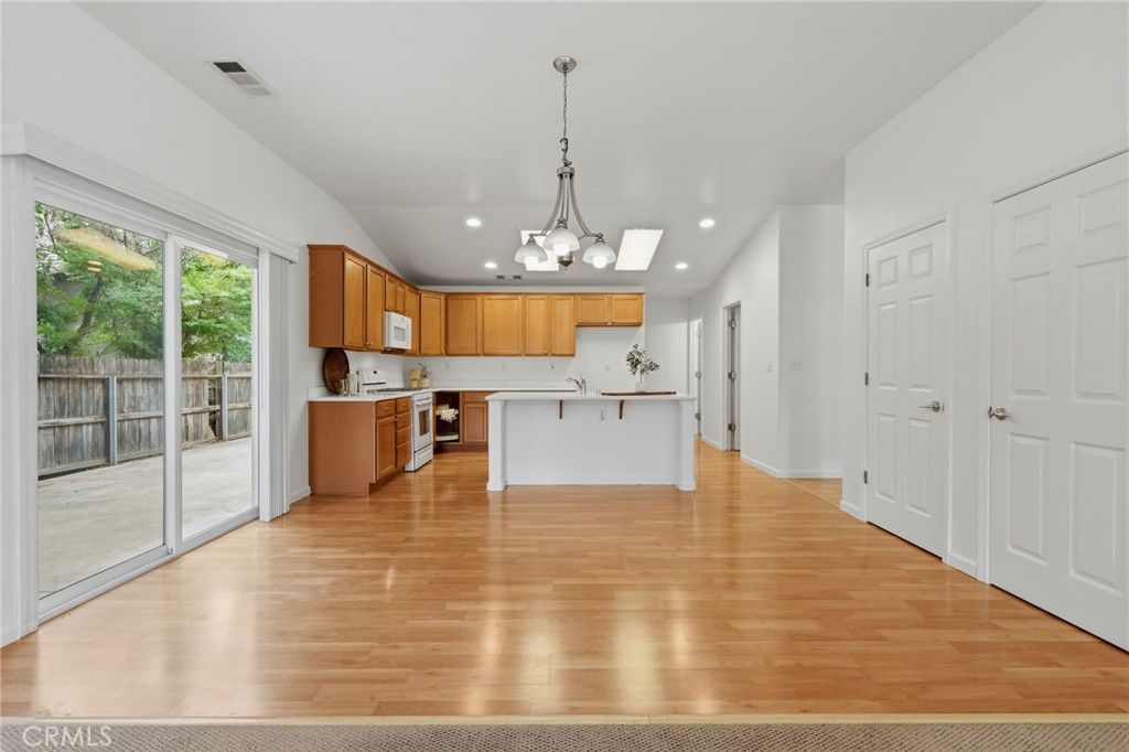 Image 29 of property listing at 6111 W Pryor Avenue, Visalia, CA 93277