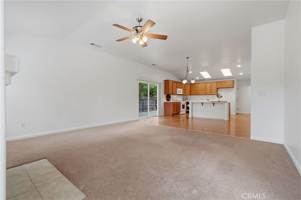 Image 33 of property listing at 6111 W Pryor Avenue, Visalia, CA 93277