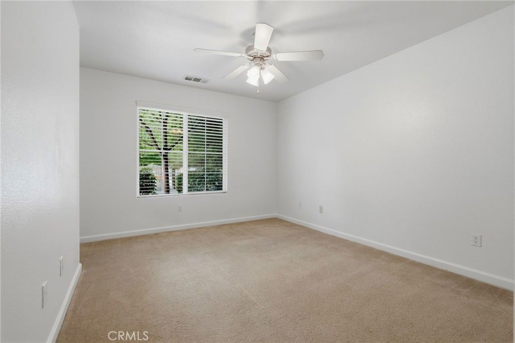 Image 41 of property listing at 6111 W Pryor Avenue, Visalia, CA 93277