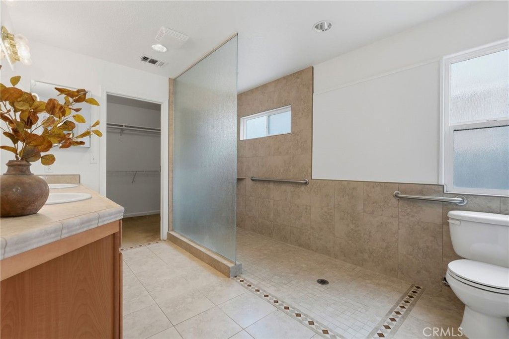 Image 48 of property listing at 6111 W Pryor Avenue, Visalia, CA 93277