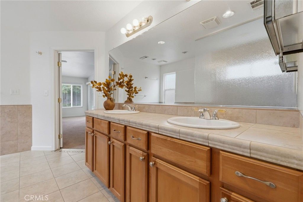 Image 50 of property listing at 6111 W Pryor Avenue, Visalia, CA 93277