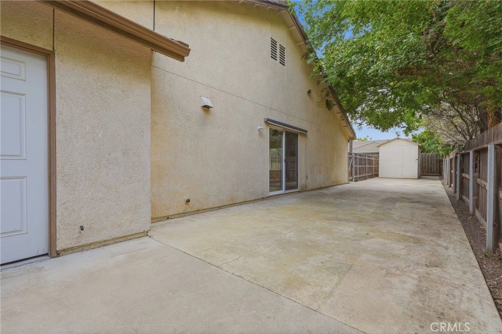 Image 59 of property listing at 6111 W Pryor Avenue, Visalia, CA 93277