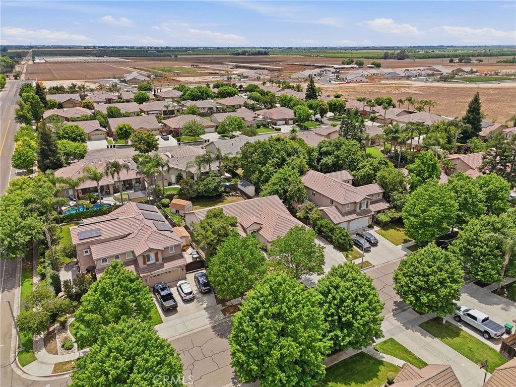 Image 9 of property listing at 6111 W Pryor Avenue, Visalia, CA 93277