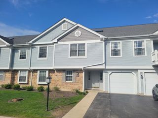 1254 Ballantrae Place C, Mundelein, IL 60060