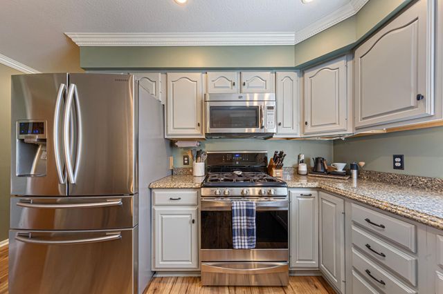 1424 Fairway Drive, Faribault, MN 55021