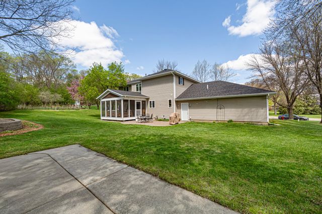 1424 Fairway Drive, Faribault, MN 55021
