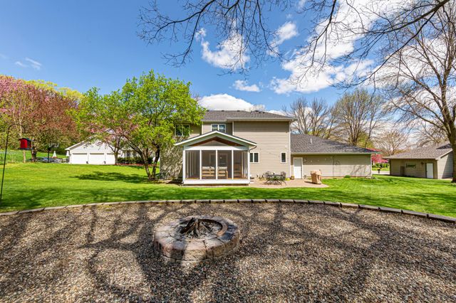 1424 Fairway Drive, Faribault, MN 55021