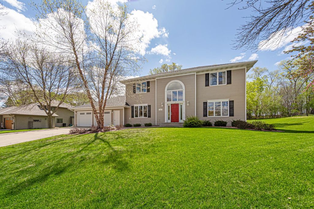 1424 Fairway Drive, Faribault, MN 55021