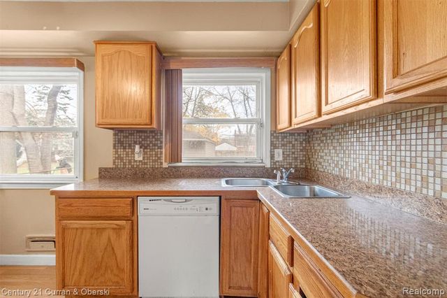 291 Arlington Street, Inkster, MI 48141