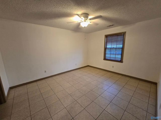 6207 Friar Tuck Drive NW, Huntsville, AL 35806