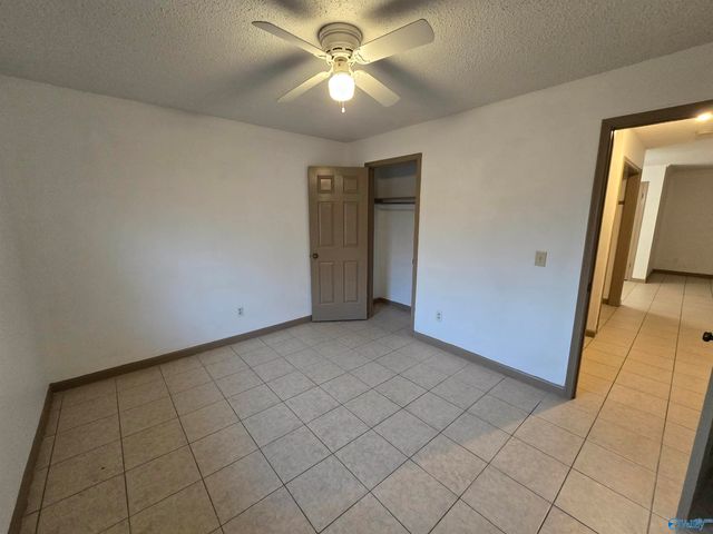 6207 Friar Tuck Drive NW, Huntsville, AL 35806