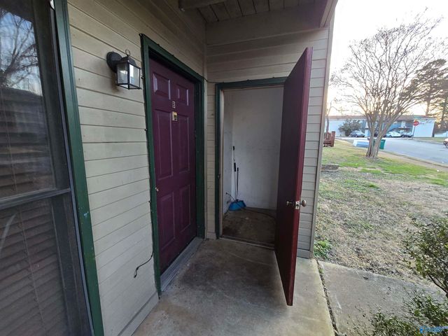 6207 Friar Tuck Drive NW, Huntsville, AL 35806