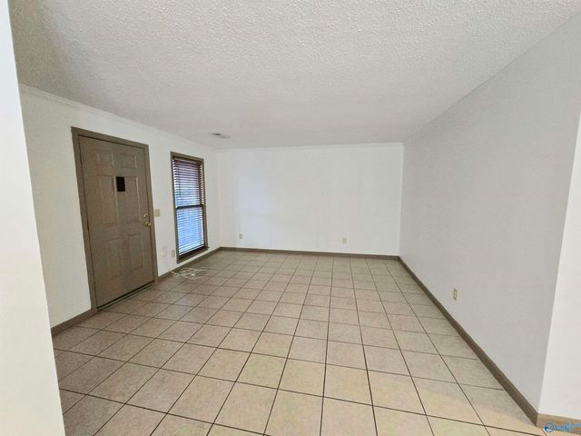 6207 Friar Tuck Drive NW, Huntsville, AL 35806