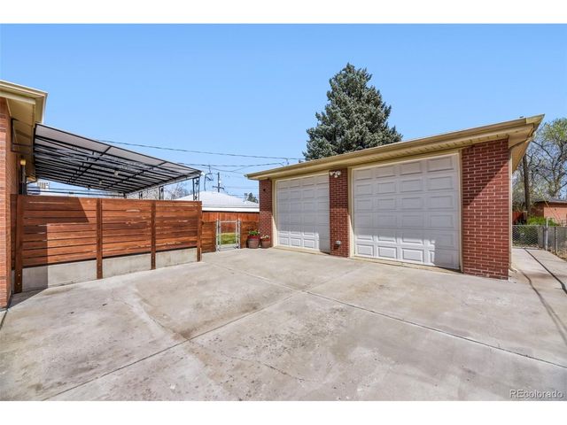 2568 S Zurich Ct, Denver, CO 80219