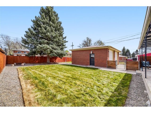 2568 S Zurich Ct, Denver, CO 80219