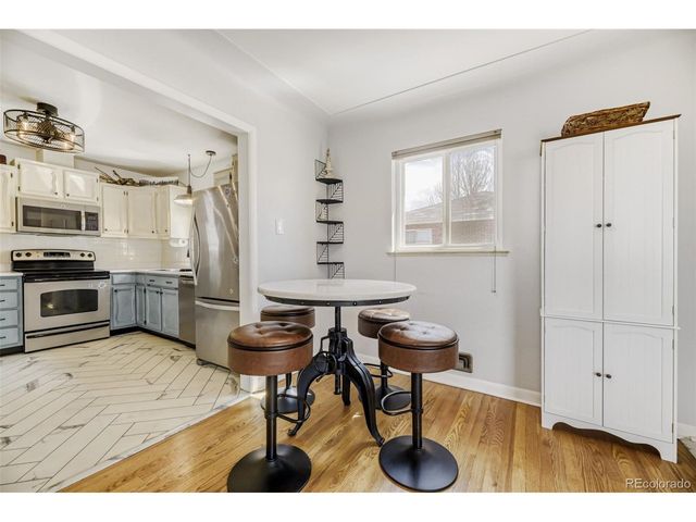 2568 S Zurich Ct, Denver, CO 80219