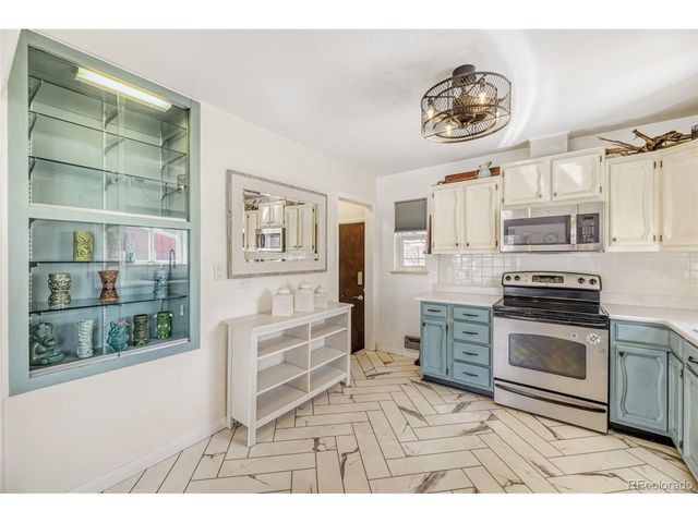 2568 S Zurich Ct, Denver, CO 80219