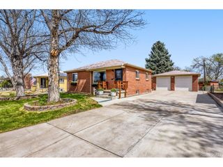 2568 S Zurich Ct, Denver, CO 80219