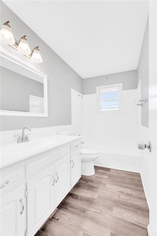204 SE Gingerbread Lane, Blue Springs, MO 64014
