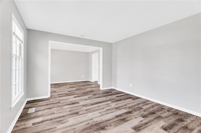 204 SE Gingerbread Lane, Blue Springs, MO 64014