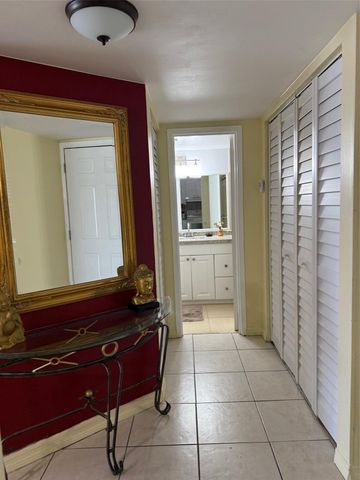 4898 NW 29th Court 409, Lauderdale Lakes, FL 33313