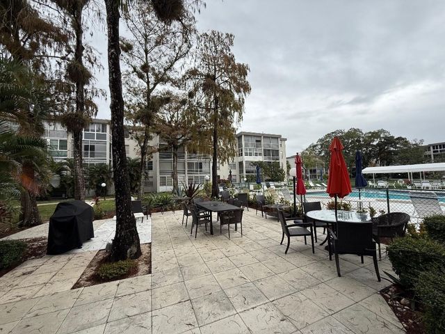 4898 NW 29th Court 409, Lauderdale Lakes, FL 33313