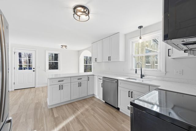 25L English Range Road B, Derry, NH 03038