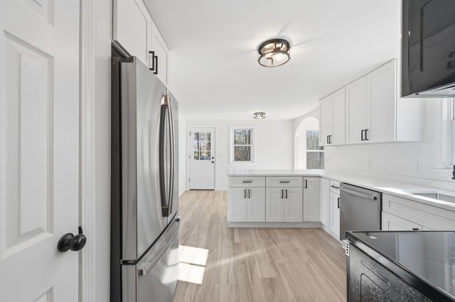 25L English Range Road B, Derry, NH 03038