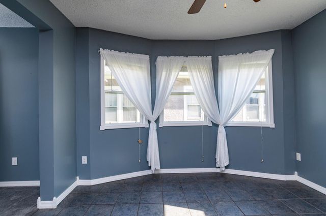 864 Lawson Avenue E, Saint Paul, MN 55106