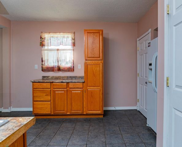 864 Lawson Avenue E, Saint Paul, MN 55106