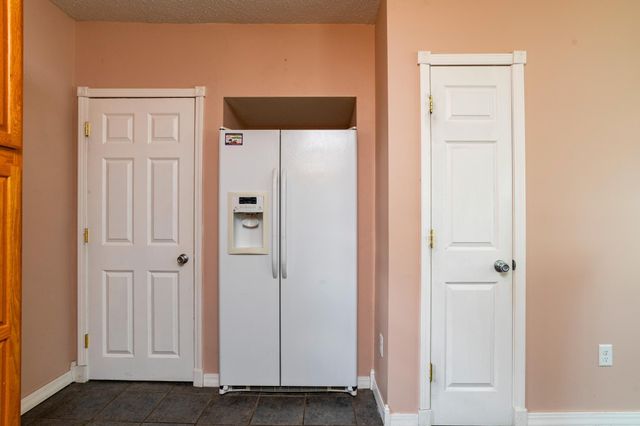 864 Lawson Avenue E, Saint Paul, MN 55106