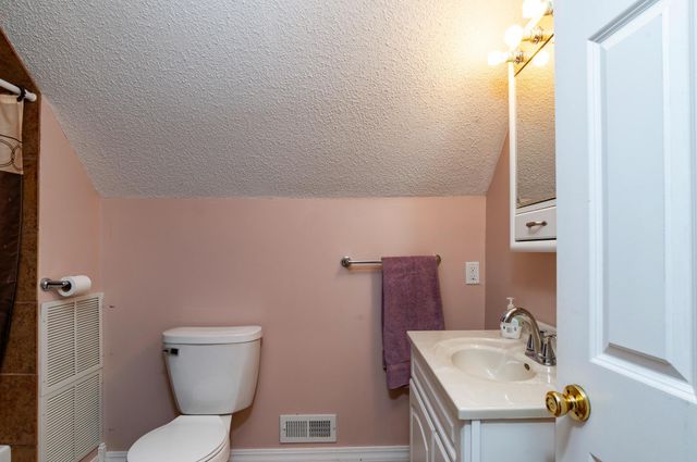 864 Lawson Avenue E, Saint Paul, MN 55106