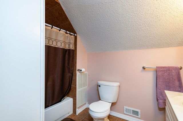 864 Lawson Avenue E, Saint Paul, MN 55106